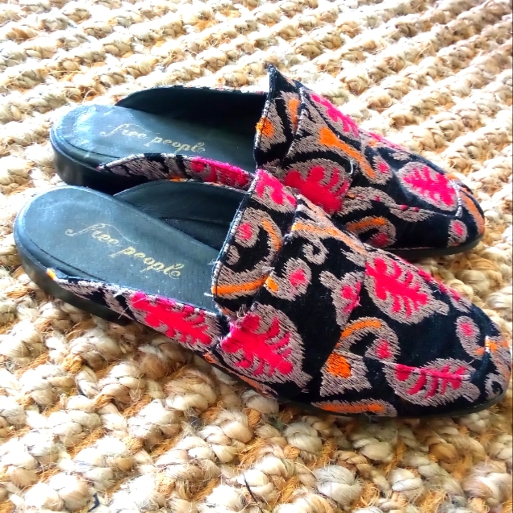 FREE PEOPLE flats, mules, slip ons
